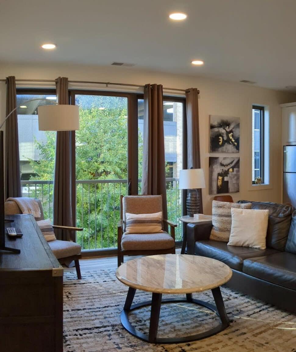 Location Location - Capri Condo 212 Traverse City Bagian luar foto